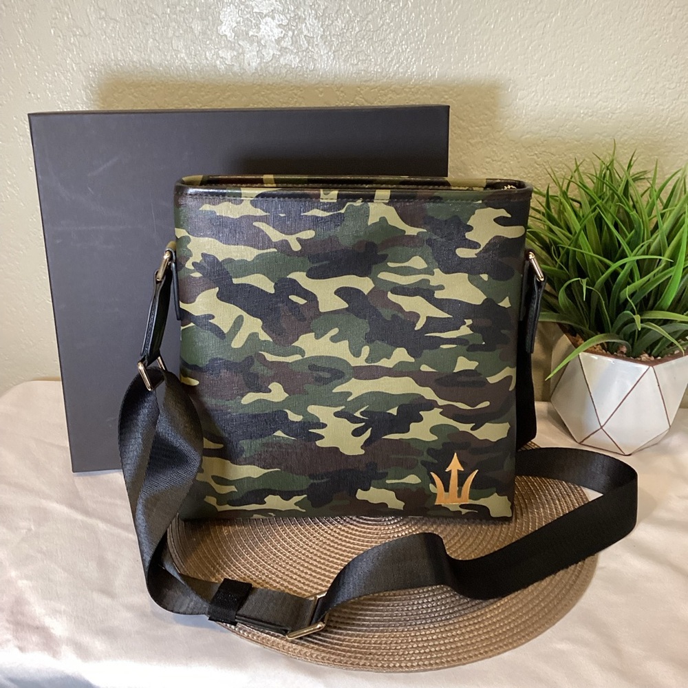 Spear Camouflage Messenger Bag